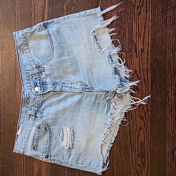 Levi's 501 Women's W32 Light Wash Button Fly Distressed Blue Jean Denim Shorts - Picture 2 of 16